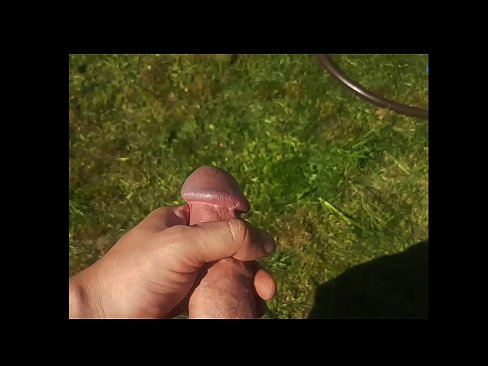 ❤️ Bidh hottie a 'faighinn a pussy pinc fucked agus cums le squirt ann an gàrradh samhraidh ❤️ Pornagrafaidheachd breagha aig porn gd.sexogolic-info.ru ❤